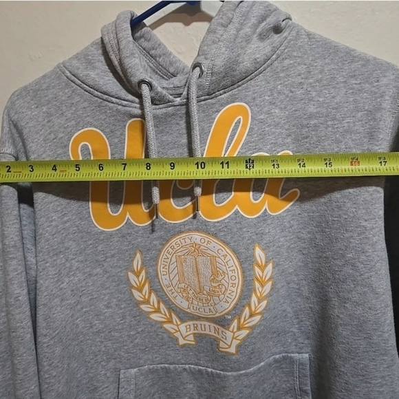 UCLA Bruins Hoodie Women's Size Medium Yellow Long Sleeve H&M Logg Pullover - Picture 7 of 7